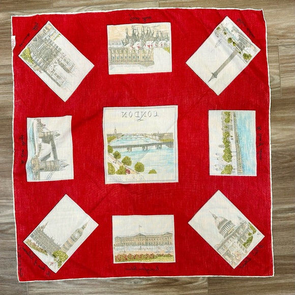 Vintage THIRKELL London Landmark Themed Red Square 25” Scarf - Picture 11 of 12